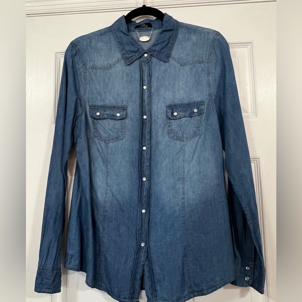 Ali & Kris Womans Shirt Size Large Cowgirl Western Pearl Snap Blue Denim Pockets